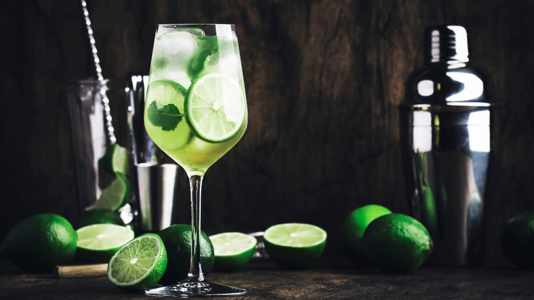 tequila spritz with fresh lime