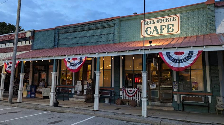 Exterior view of Bell Buckle Cafe