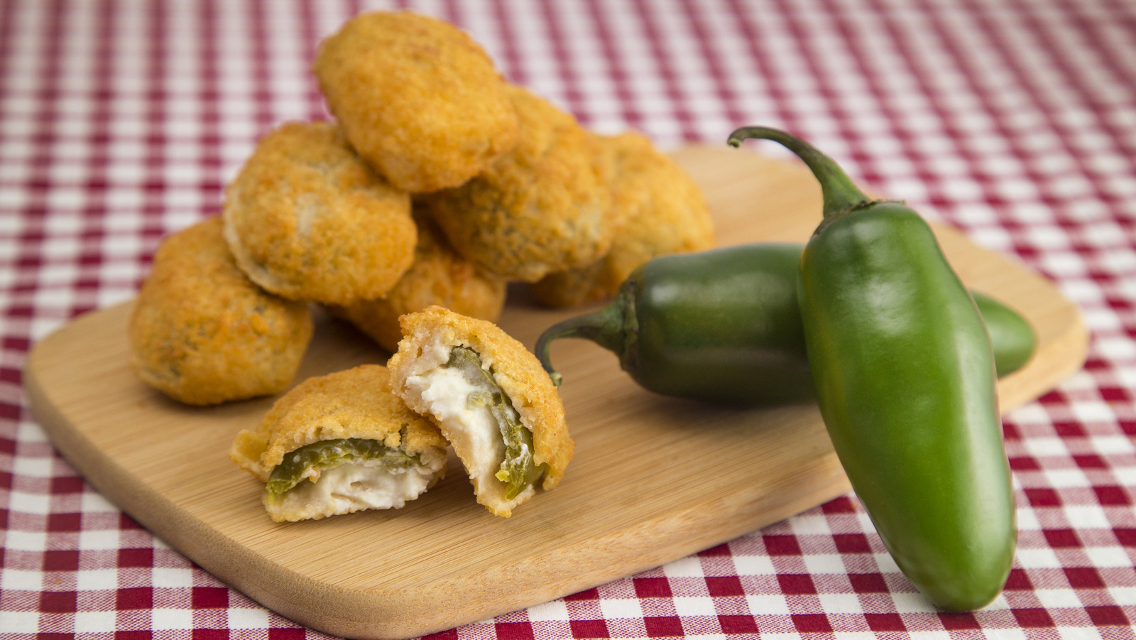 The Best Store-Bought Jalapeño Poppers Add A Flavorful Dipping Sauce In The Box