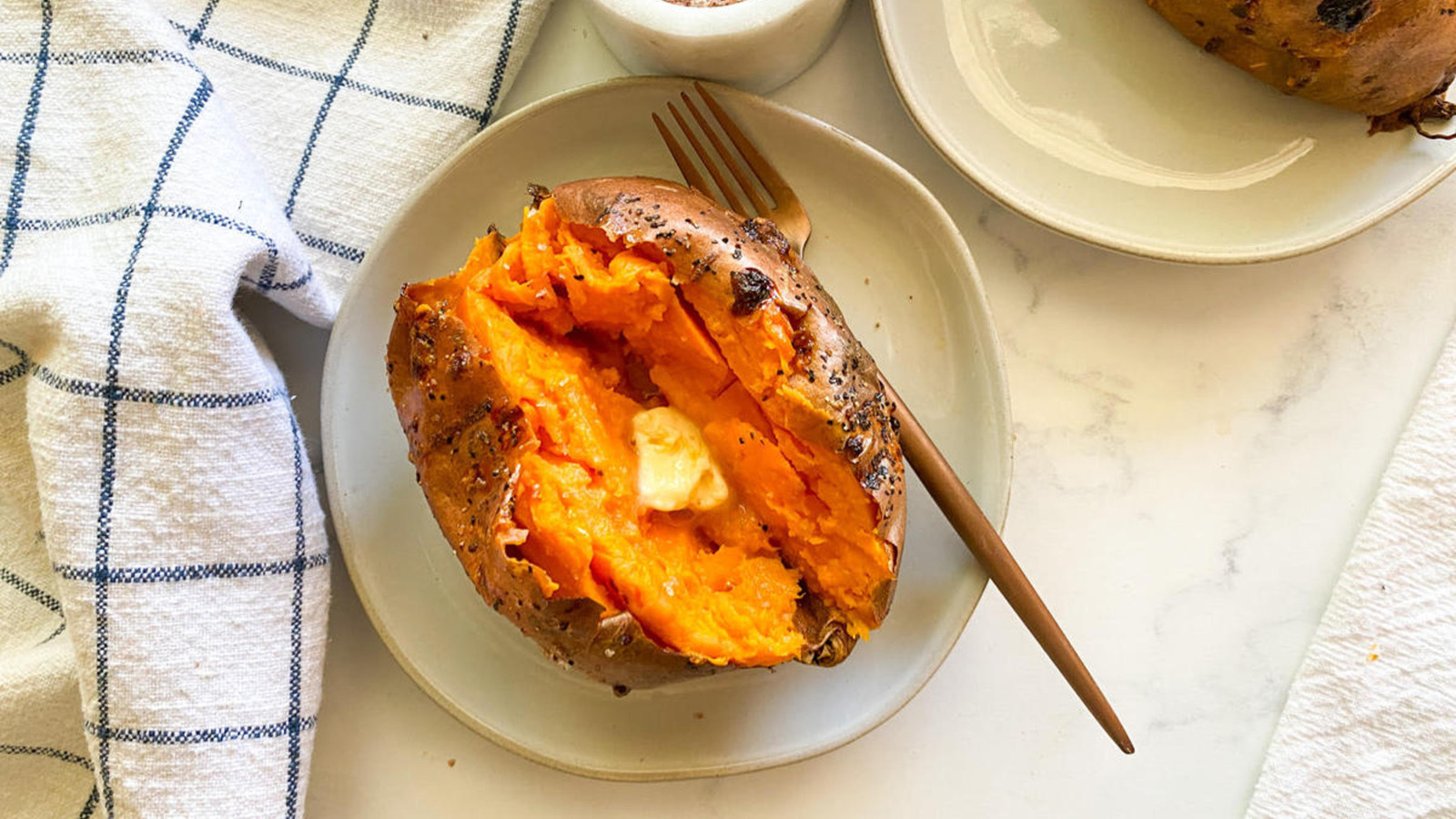 Here's What Temperature You Should Use To Cook Sweet Potatoes In The