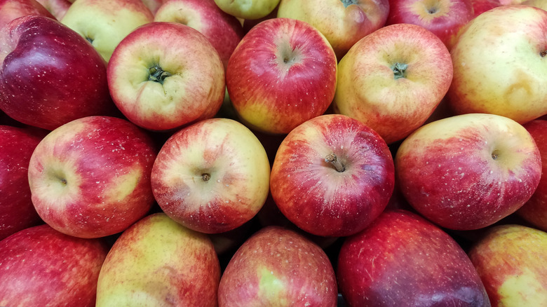 Stack of fresh Honeycrisp apples.