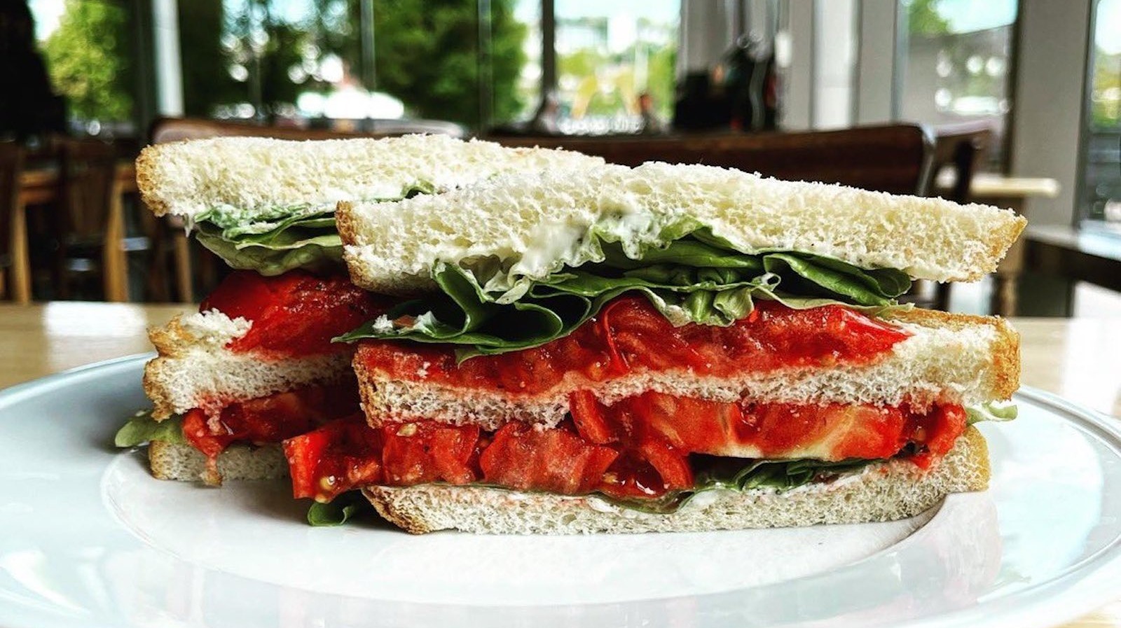 The Best Type Of Bread For A Tomato Sandwich