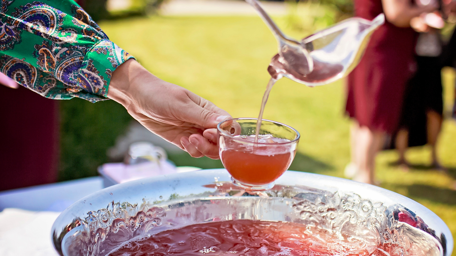 The Best Type Of Ice To Add To Your Punch Bowl