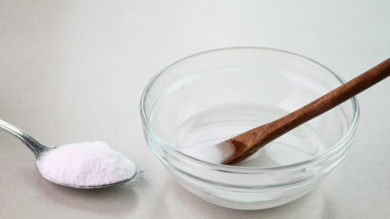 demonstration of a slurry in a small glass bowl