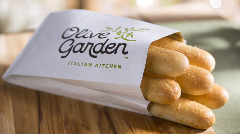 Olive Garden breadsticks in bag