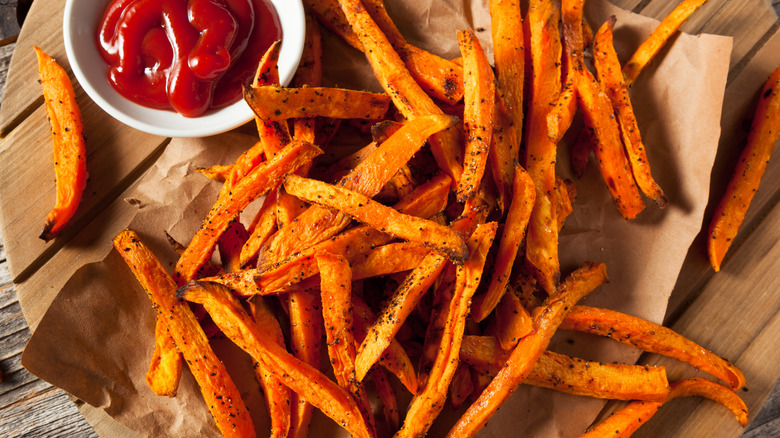 sweet potato fries with ketchup