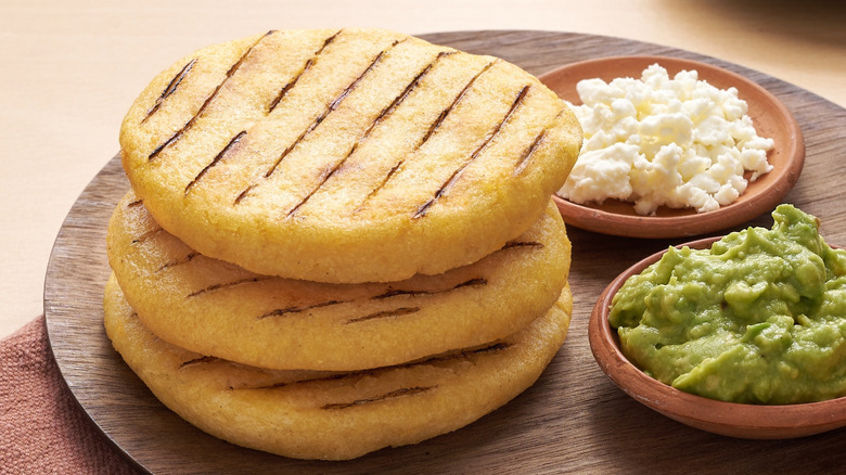 arepas with cheese and guac