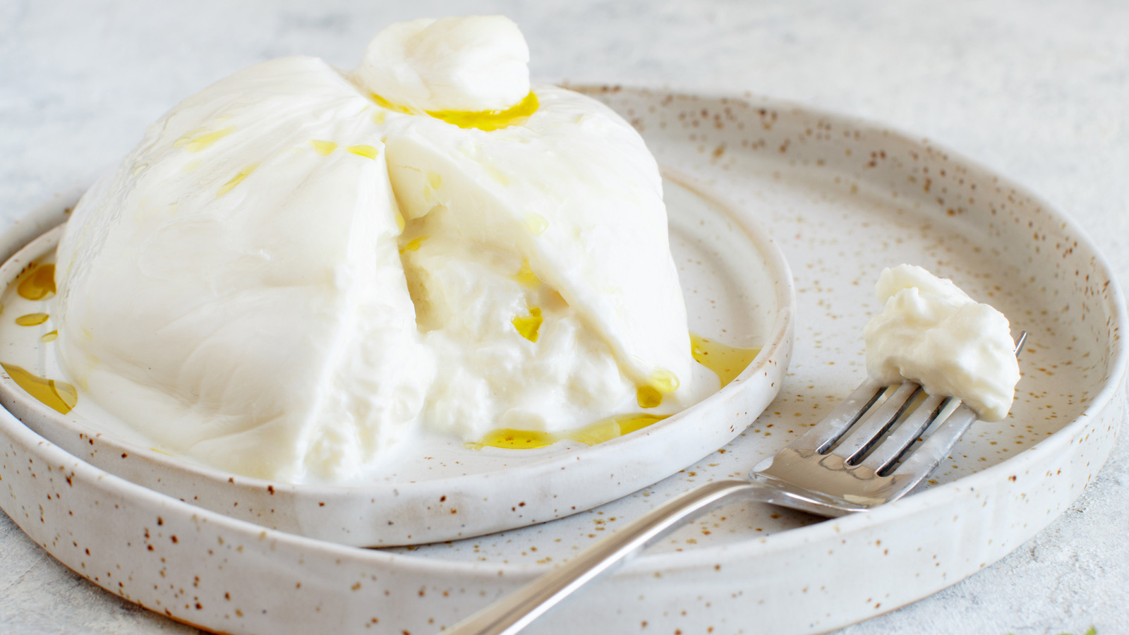 The Best Way To Serve Burrata Cheese