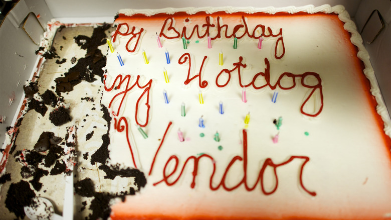 Cake leftovers on a tray