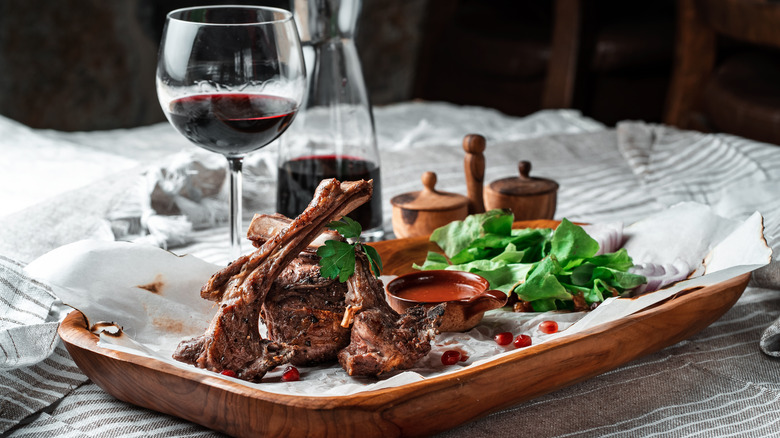 Lamb chops with red wine
