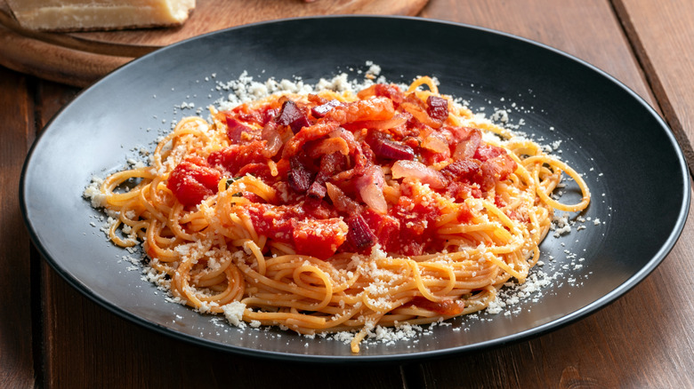 bowl of spaghetti amatriciana