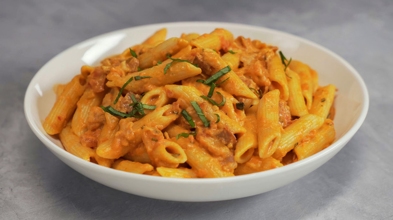 penne alla vodka bowl