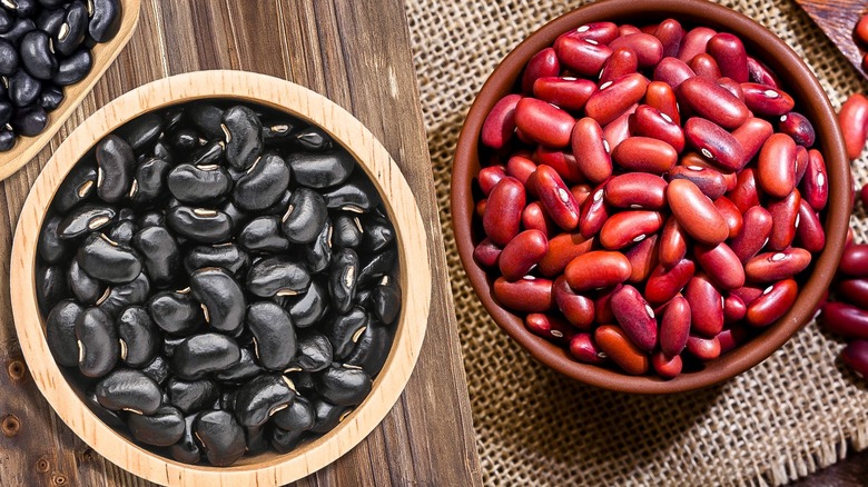 Black beans and kidney beans side by side