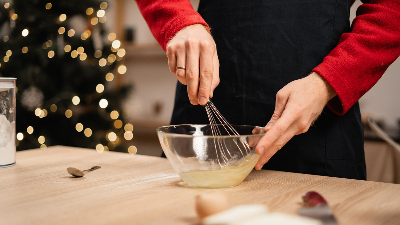 The Biggest Disadvantage Of Using Glass Mixing Bowls - Tasting Table