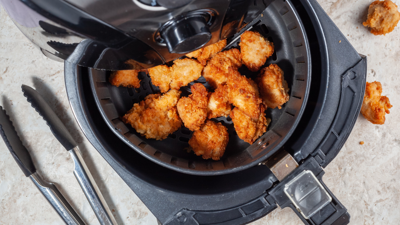 https://www.tastingtable.com/img/gallery/the-biggest-mistakes-youre-making-with-your-air-fryer/l-intro-1642519180.jpg