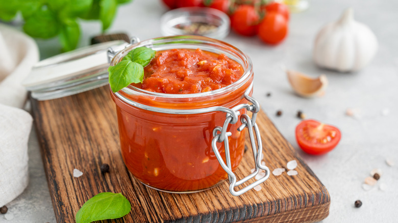 marinara sauce in resealable jar