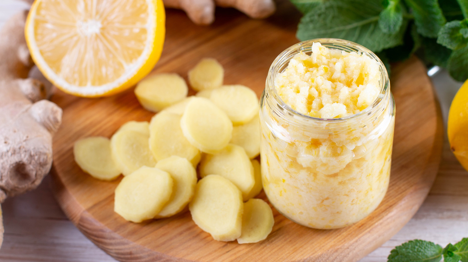 The Boozy Way To Keep Peeled Ginger Fresh