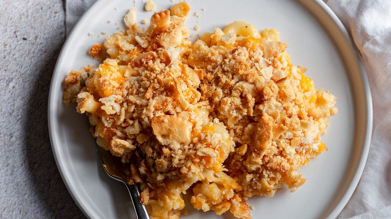 mac and cheese with buttery cracker top