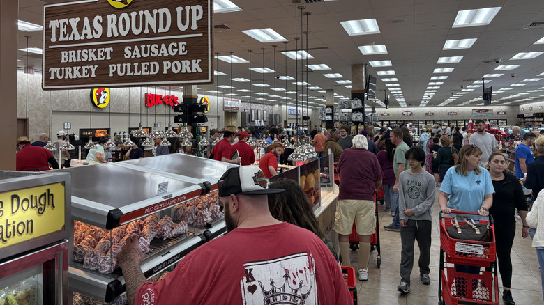 Buc-ee's interior