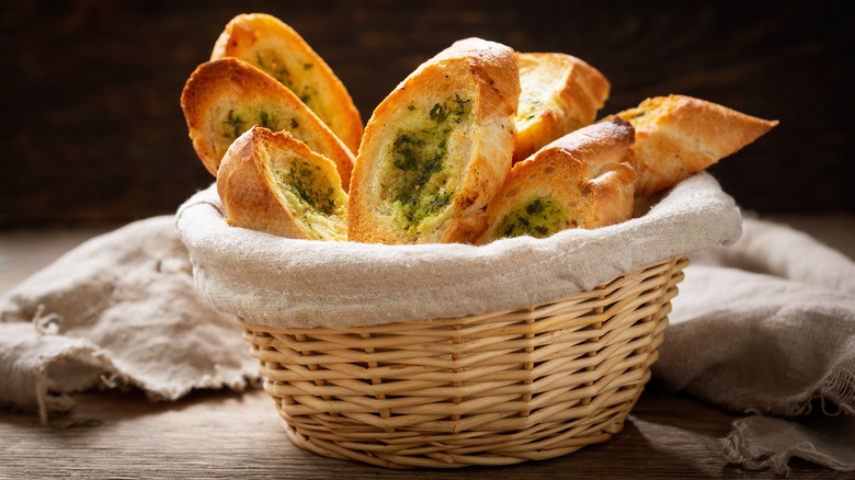 Basket of garlic bread