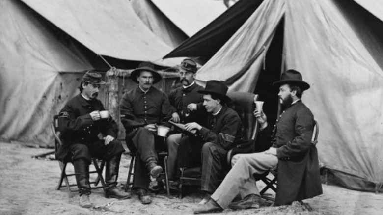 Union soldiers drinking 