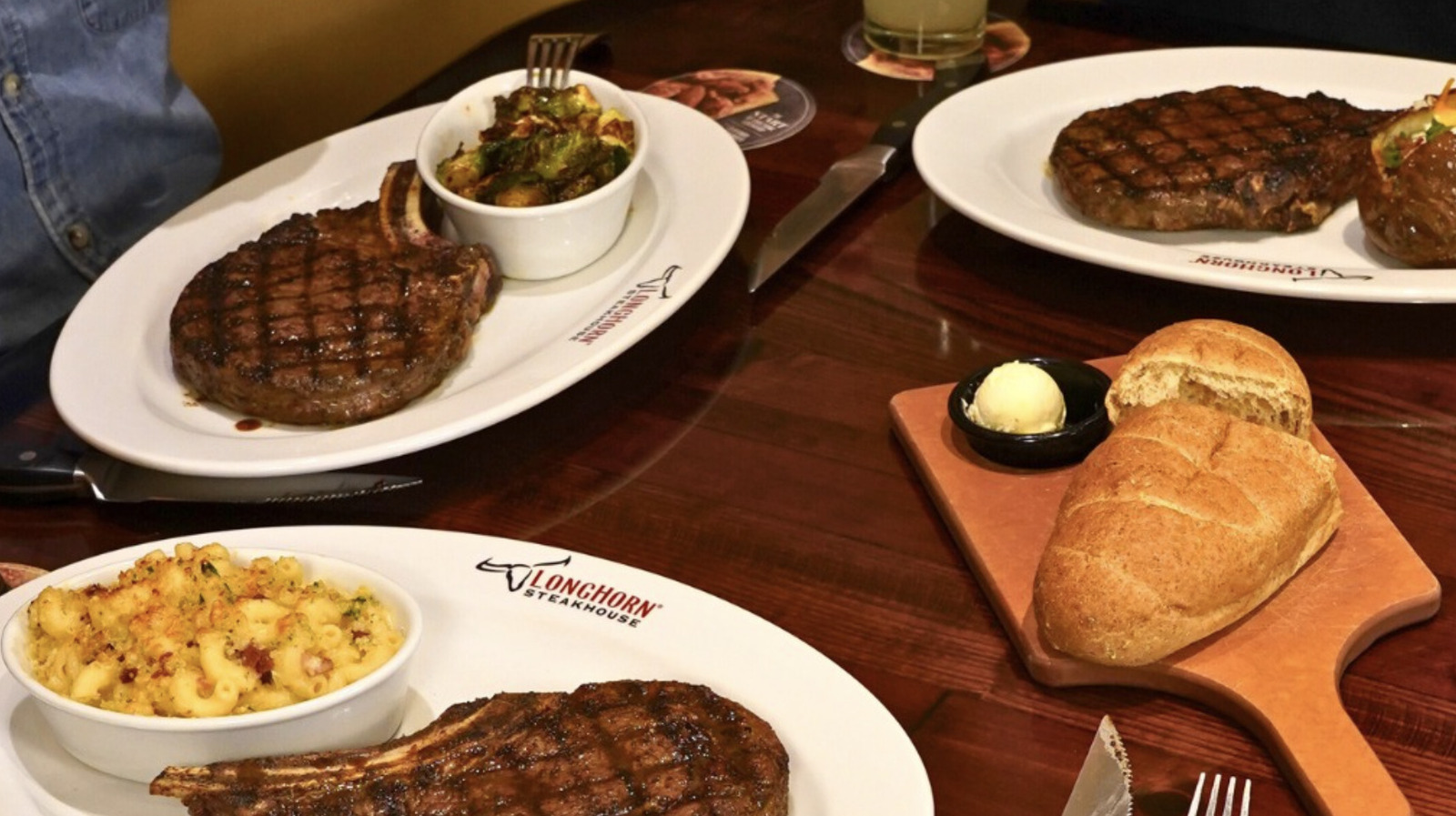 The Chain Restaurant Bakery Behind LongHorn Steakhouse's Iconic Bread - Tasting Table