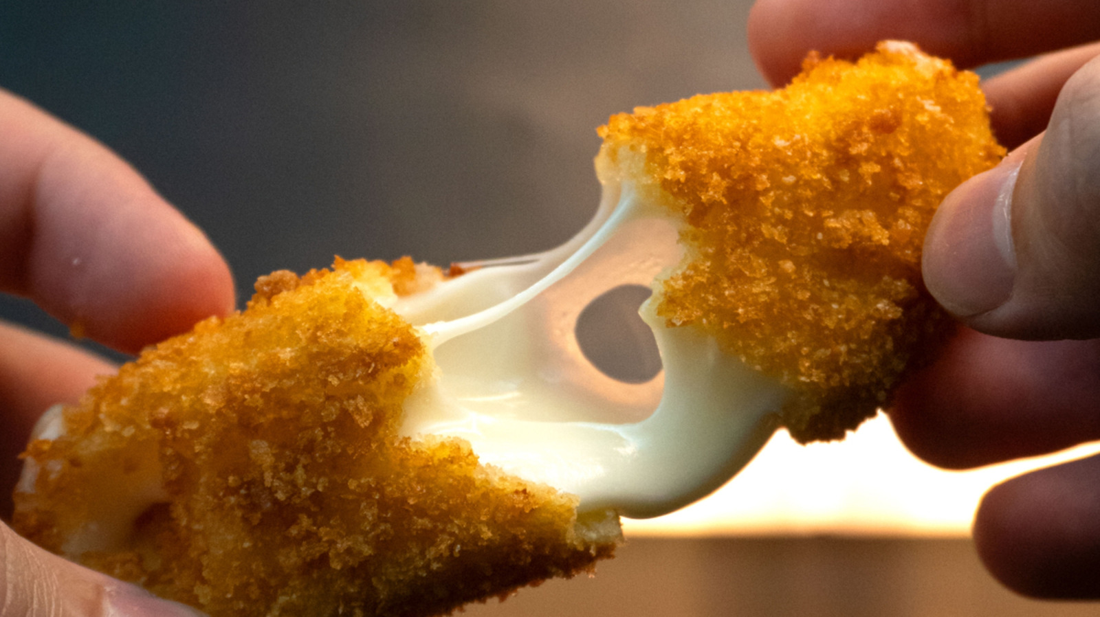 The Chain Restaurant Mozzarella Sticks You Should Avoid If You Want Good Ones - Tasting Table