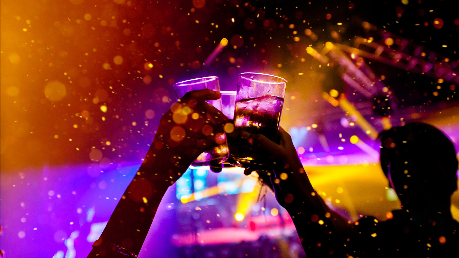 The Cheap Alcoholic Drink Gen X Grew Up With At Parties - Tasting Table