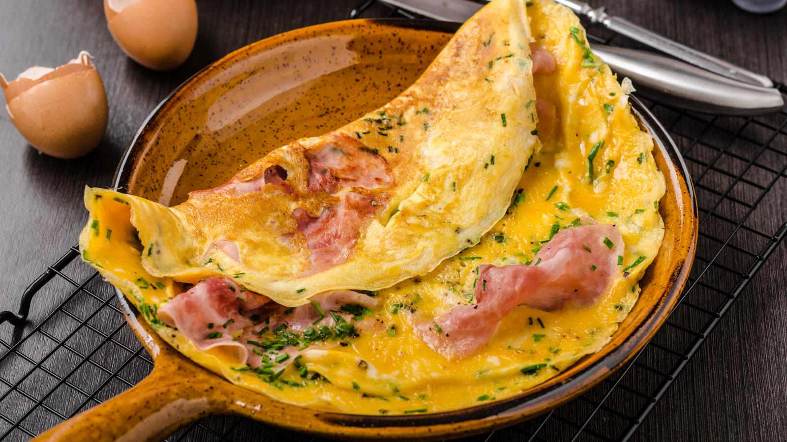 The Cheese Method That Makes Omelets 10x Tastier (And Easier To Flip)