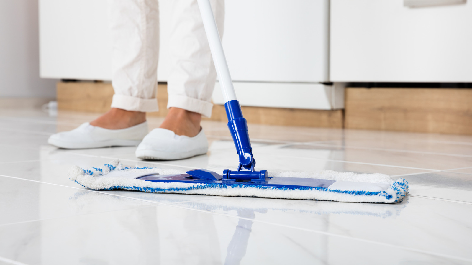 The Chemical-Free Way To Clean Your Kitchen Floors Is In Your Pantry Right Now - Tasting Table