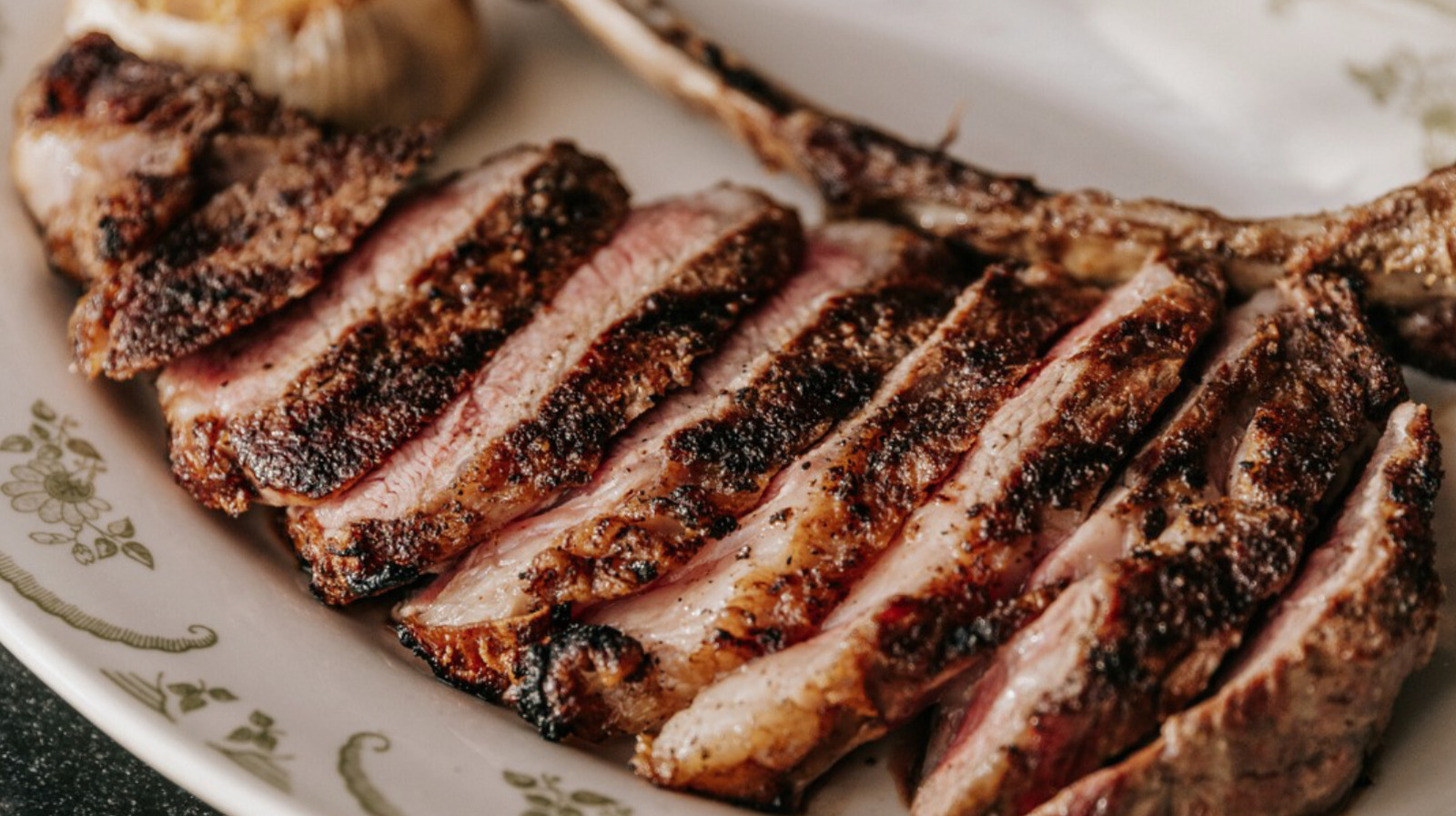 The Chicago Restaurant Where You Can Get This Fan-Favorite 44-Ounce Steak - Tasting Table