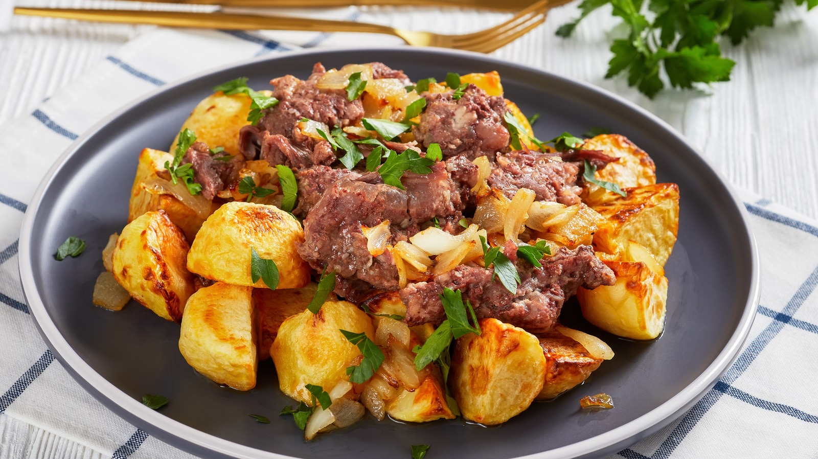 The Classic Ingredients You'll Find In Yankee Pot Roast