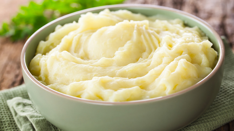 mashed potatoes served in bowl