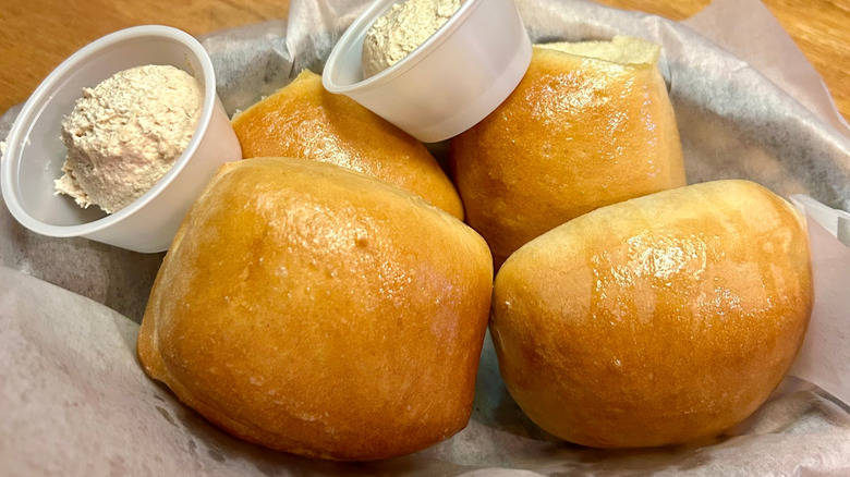 Texas Roadhouse rolls