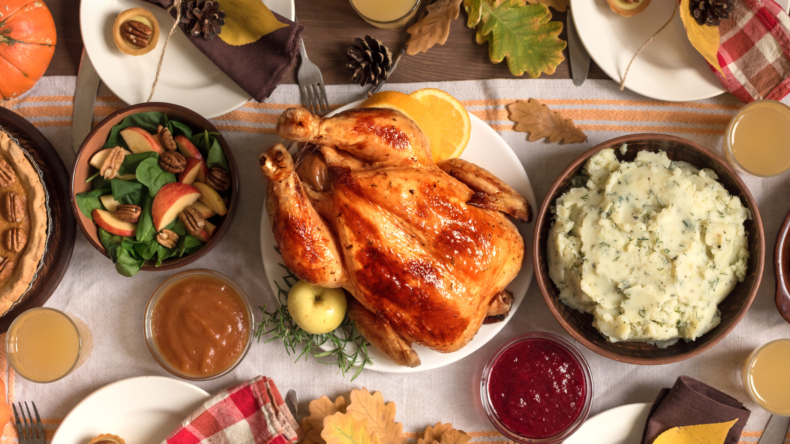 The Creamy Spinach Side That Makes Turkey Taste Even Better - Tasting Table