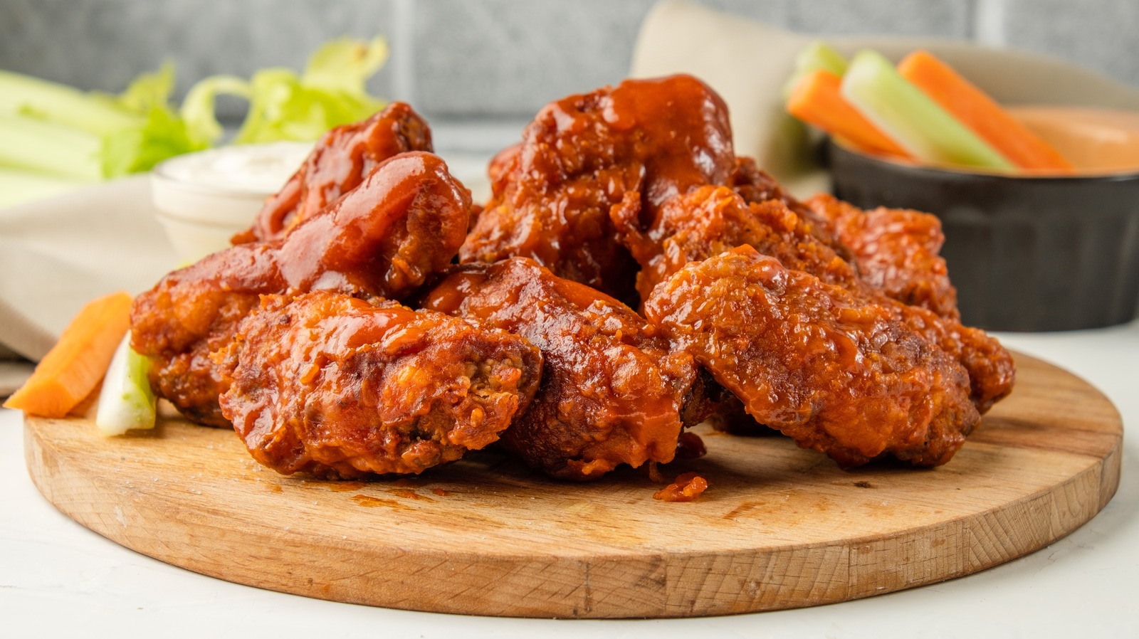 The Crescent Roll Trick Chicken Wing Fans Need To Try