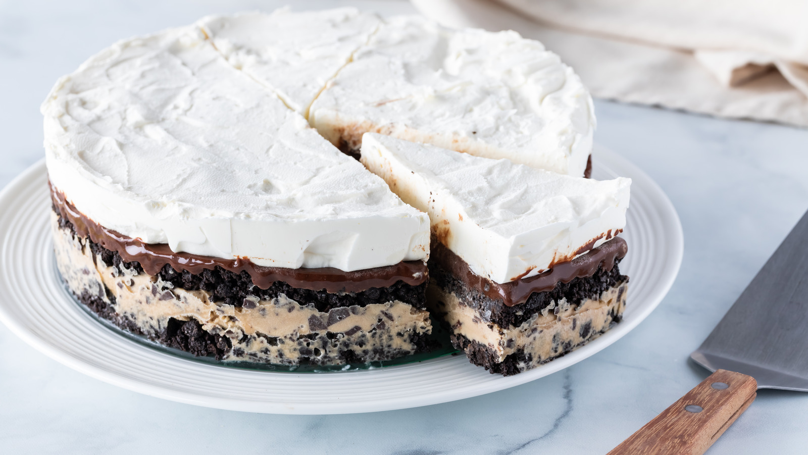 The Crumbly Crust That Makes Ice Cream Pie Easier To Slice