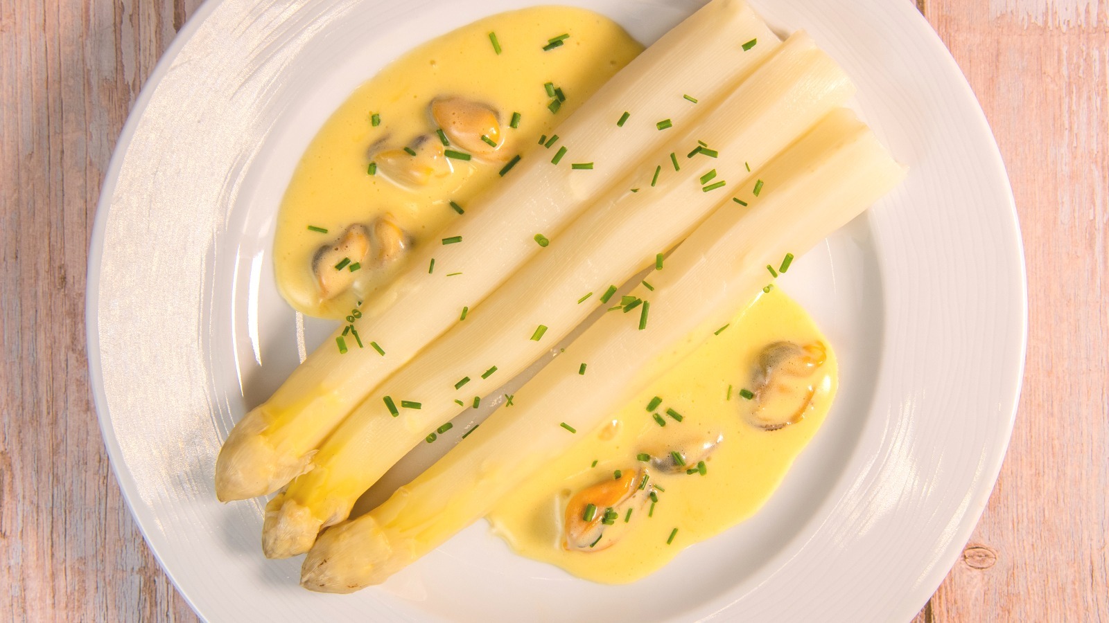 The Difference Between Chantilly And Mousseline Sauces