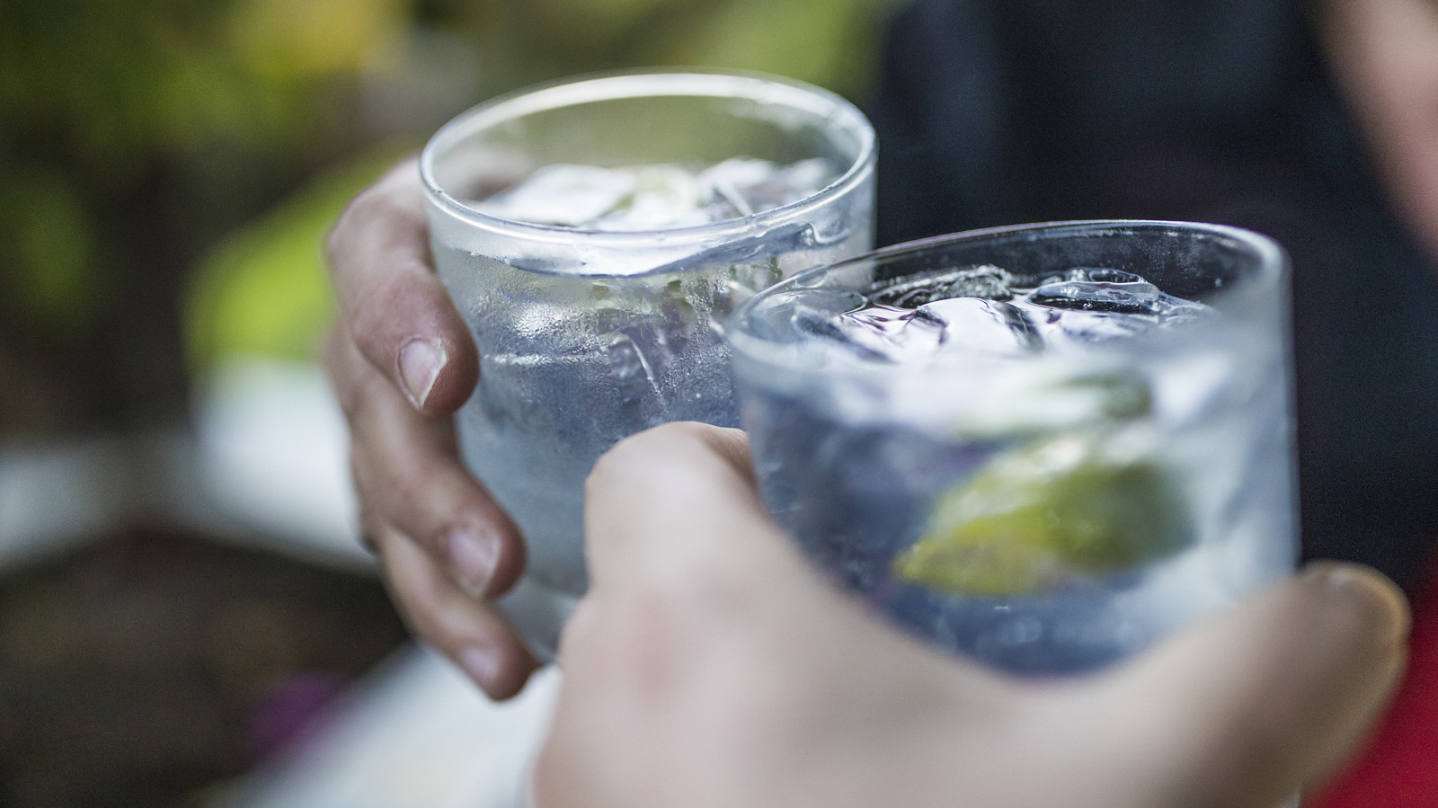 The Difference Between Drinking Gin With Tonic Vs Soda