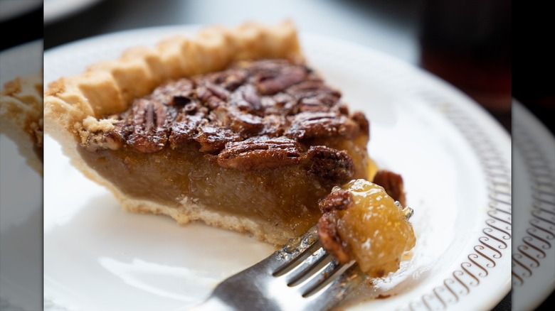 slice of pecan pie from waffle house