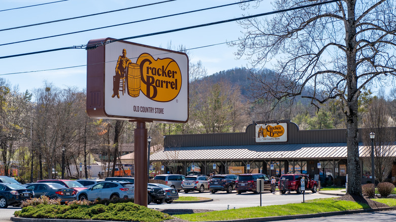 a cracker barrel location during the day