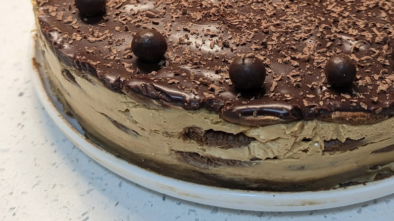 No-bake chocolate cake made with bananas on a plate