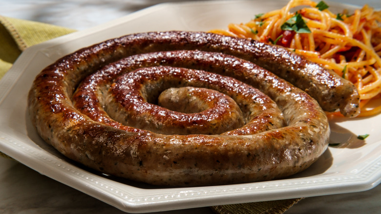 Cooked rope sausage 