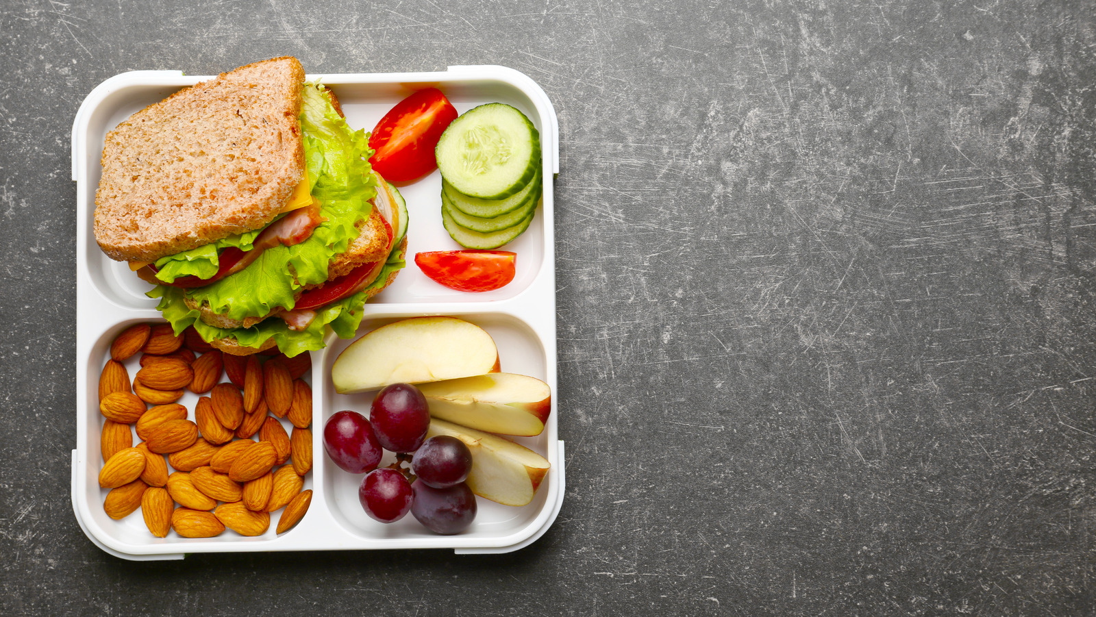 The Easiest Ways To Keep Apple Slices Fresh In Packed School Lunches
