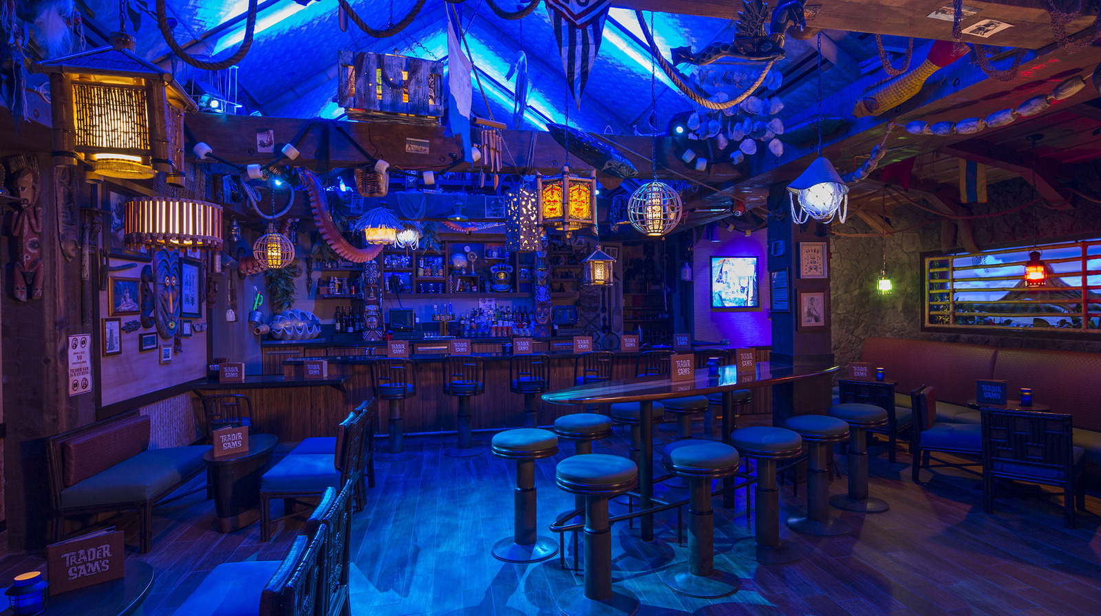 The Exciting Cocktail Bar Hidden In Disney's Polynesian Village Resort