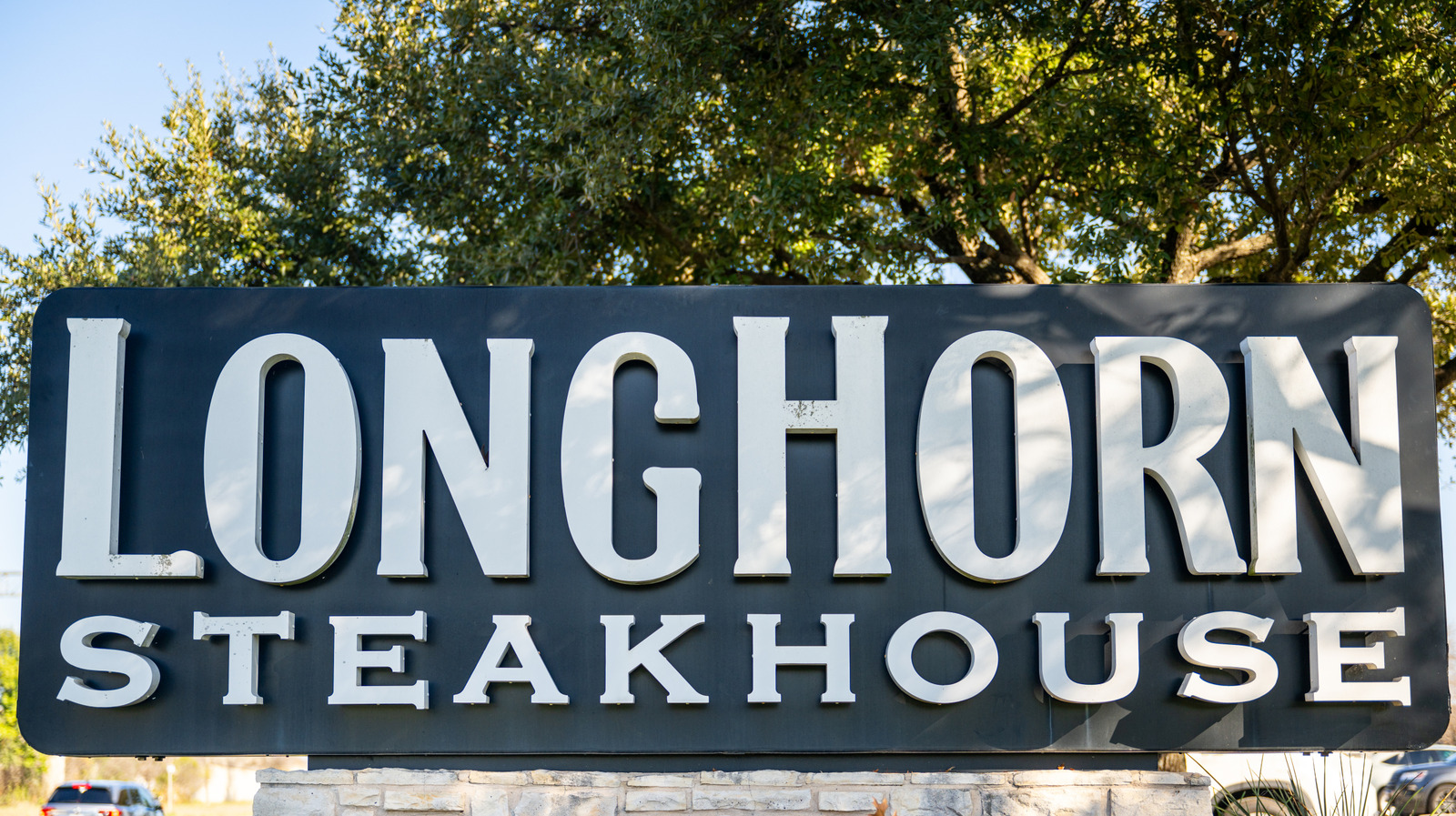 The First-Ever LongHorn Steakhouse Location Had A Unique History - Tasting Table