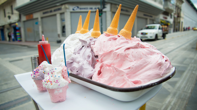 Espumillas on a platter with ice cream cones