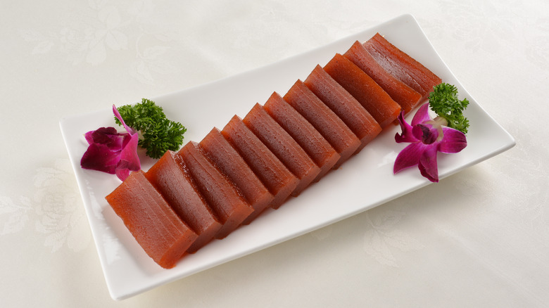 thin slices of uncooked nian gao