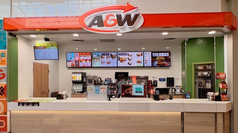 The mall storefront of an A&W Restaurants location
