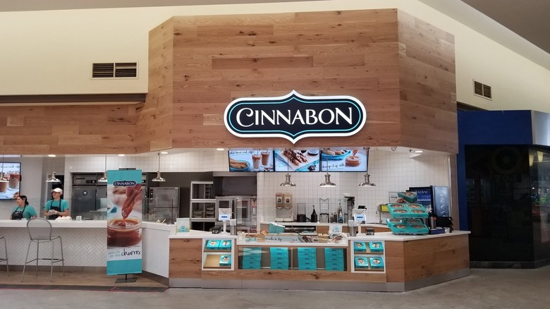 The mall storefront of a Cinnabon location